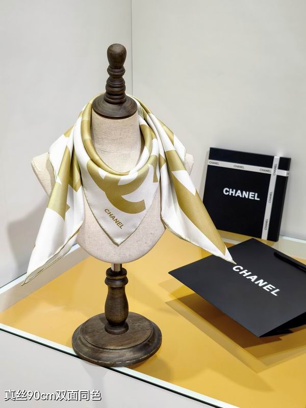 Chanel silk scarf hm08